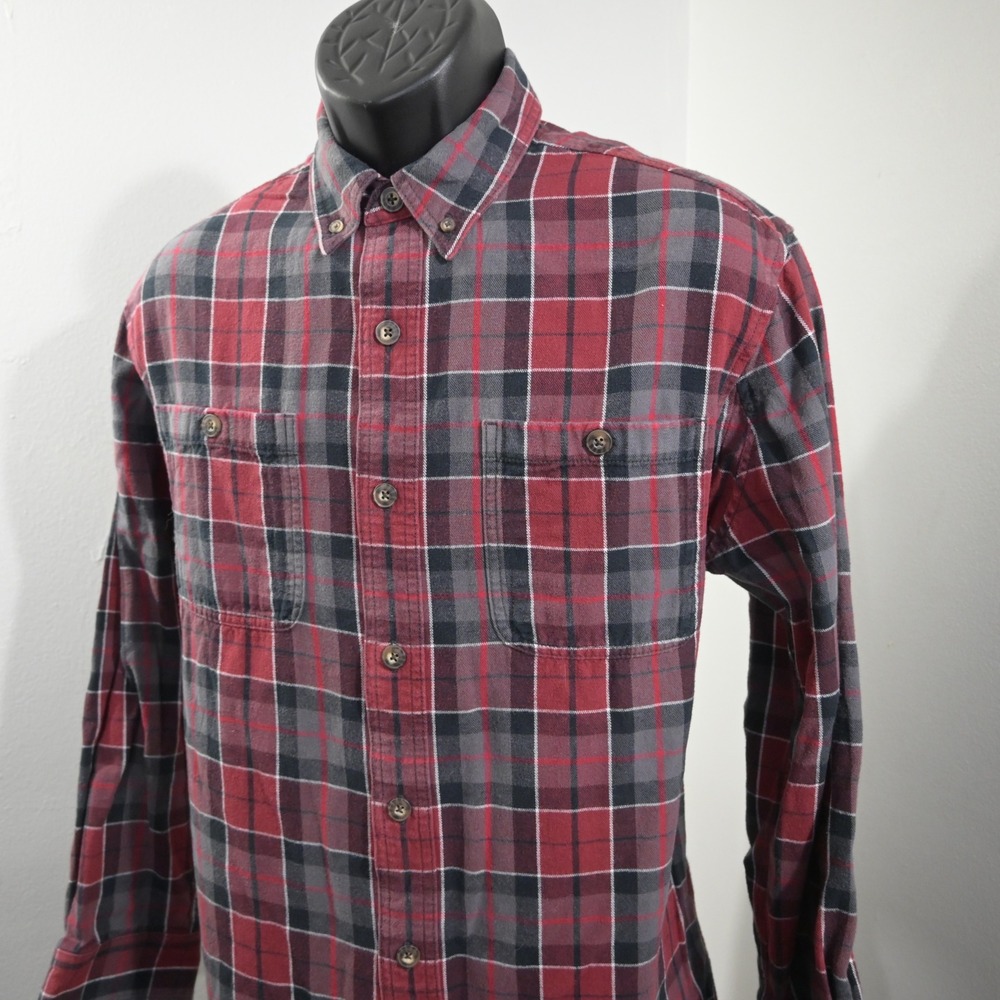 Duluth Trading Co Button Up Shirt Mens M Red Gray Plaid Flannel Long Sleeve